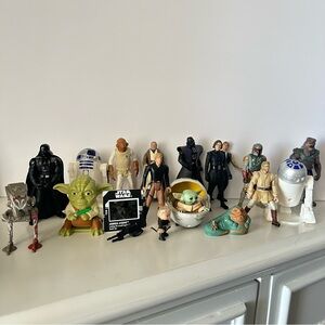Star Wars Action Figure Lot - 18-piece. Featuring Yoda, Darth Vader, and more…